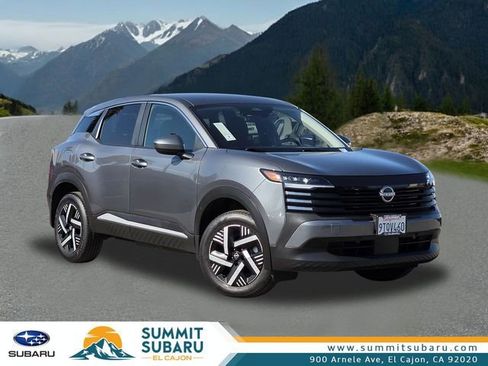 Used 2025 Nissan Kicks SV image 1