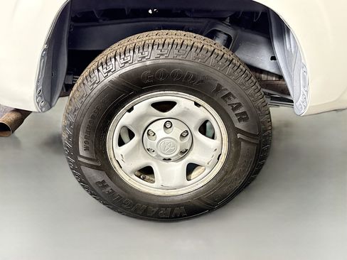 Used 2022 Toyota Tacoma SR RWD image 32