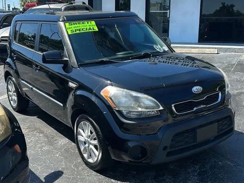 Used 2013 Kia Soul FWD image 1