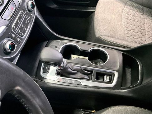 Used 2022 Chevrolet Equinox LT image 18