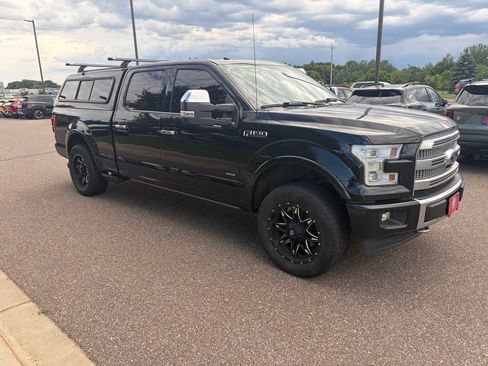 Used 2017 Ford F150 Platinum w/ Equipment Group 701A Luxury AWD/4WD image 4