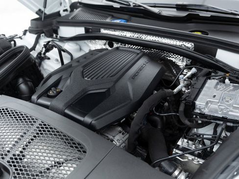 Used 2023 Porsche Macan AWD/4WD image 42