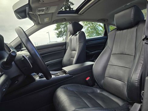 Used 2018 Honda Accord Touring image 21