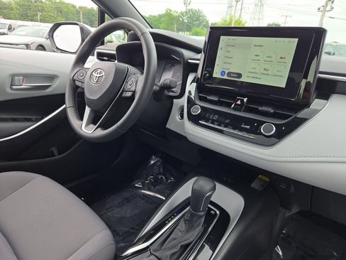Used 2024 Toyota Corolla SE w/ SE Package AWD/4WD image 4