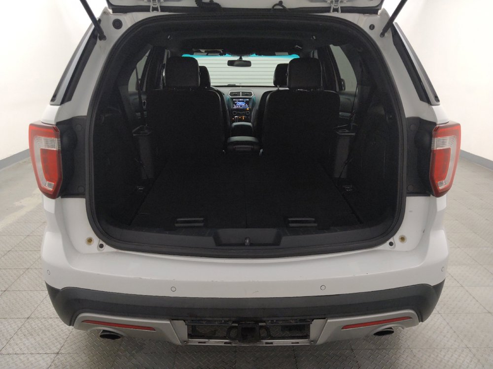 Used 2016 Ford Explorer XLT w/ Equipment Group 202A AWD/4WD image 29