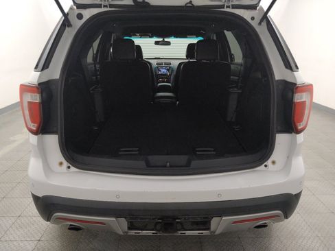 Used 2016 Ford Explorer XLT w/ Equipment Group 202A AWD/4WD image 29