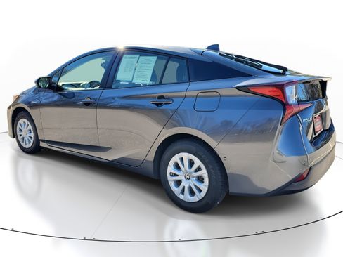 Used 2022 Toyota Prius LE image 4