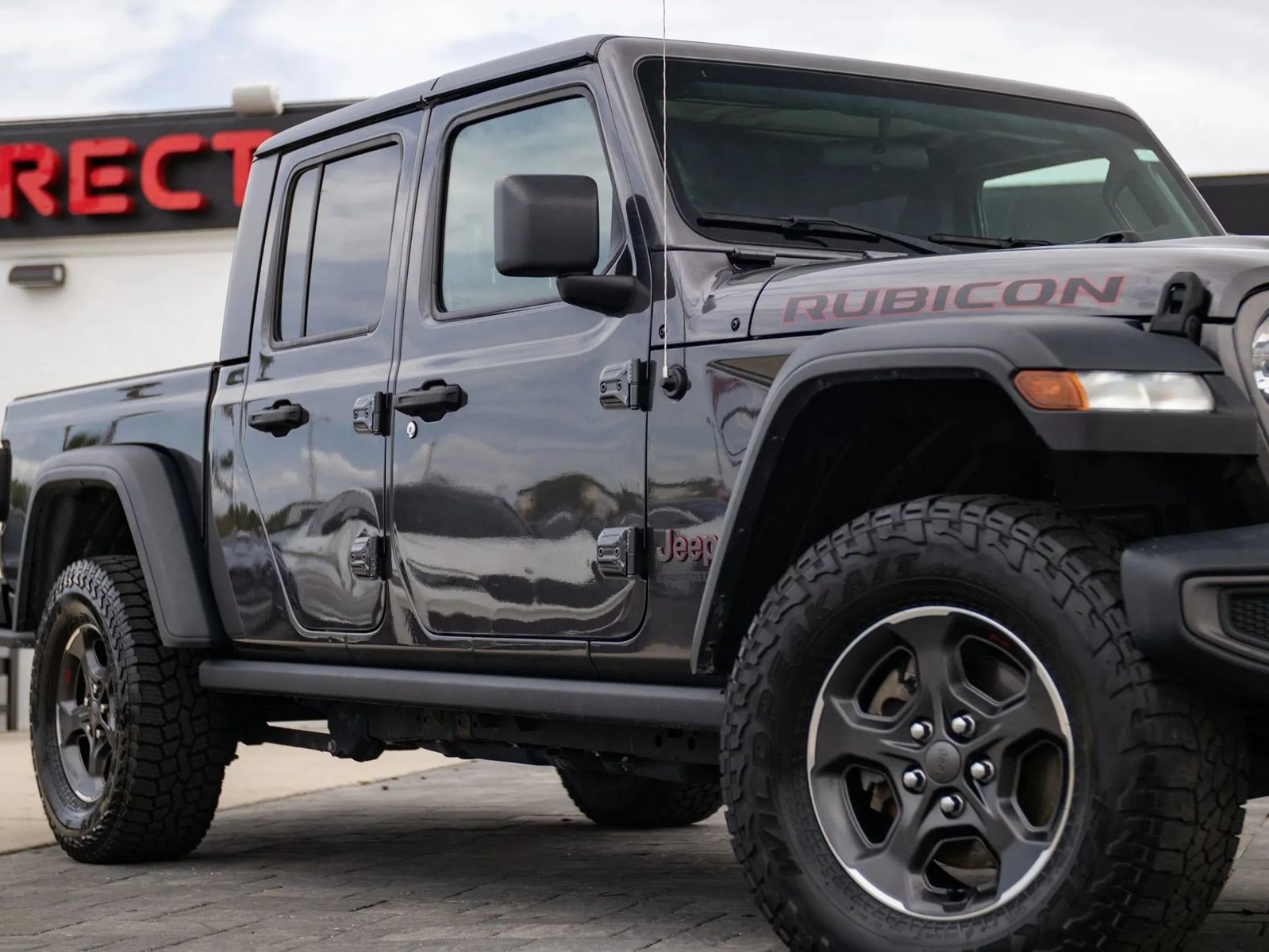 Used 2021 Jeep Gladiator Rubicon w/ Cold Weather Group AWD/4WD image 3