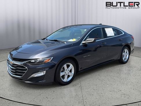 Used 2022 Chevrolet Malibu LS FWD image 1
