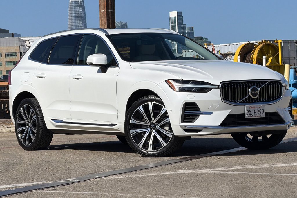 Certified 2023 Volvo XC60 T8 Ultimate w/ Climate Package AWD/4WD image 1