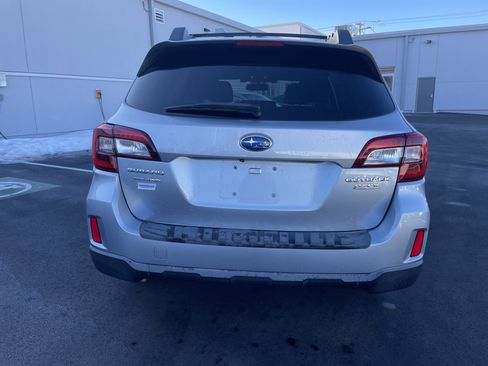 Used 2015 Subaru Outback 2.5i Premium image 21