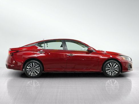 Used 2023 Nissan Altima 2.5 SV w/ SV Premium Package AWD/4WD image 6