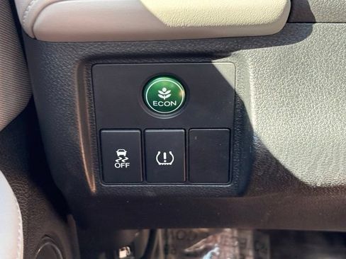Used 2016 Honda HR-V EX image 31