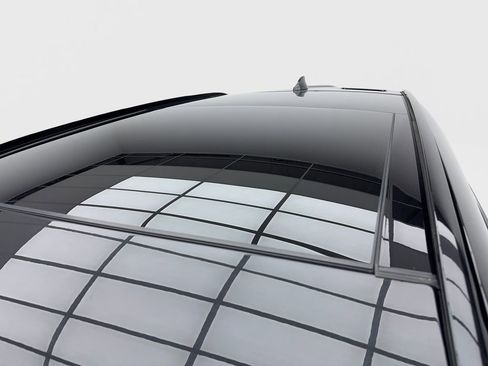 Used 2025 Land Rover Range Rover Velar Dynamic SE image 13