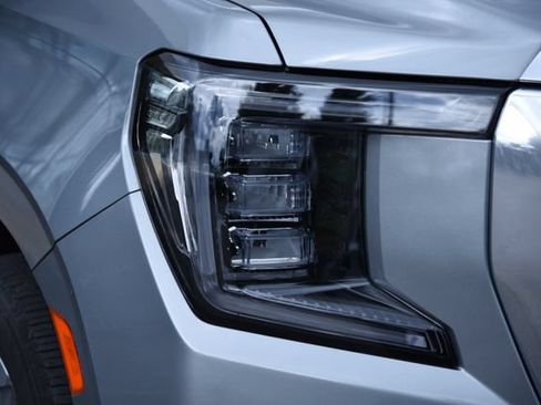 Used 2023 GMC Yukon XL Denali w/ Max Trailering Package AWD/4WD image 7