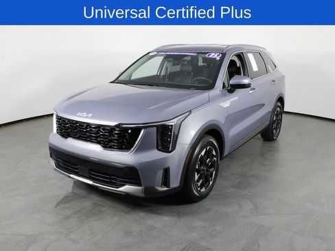 Used 2025 Kia Sorento S FWD image 2