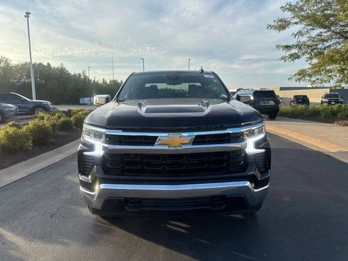 Used 2024 Chevrolet Silverado 1500 LT AWD/4WD image 2