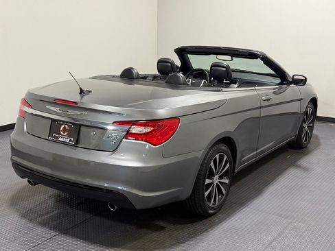 Used 2011 Chrysler 200 S FWD image 20