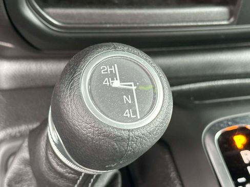 Used 2025 Jeep Wrangler Unlimited Sport AWD/4WD image 25