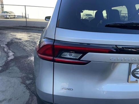 Used 2025 Toyota Grand Highlander AWD image 17