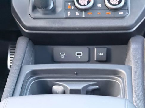 Used 2023 Land Rover Defender 110 V8 image 97