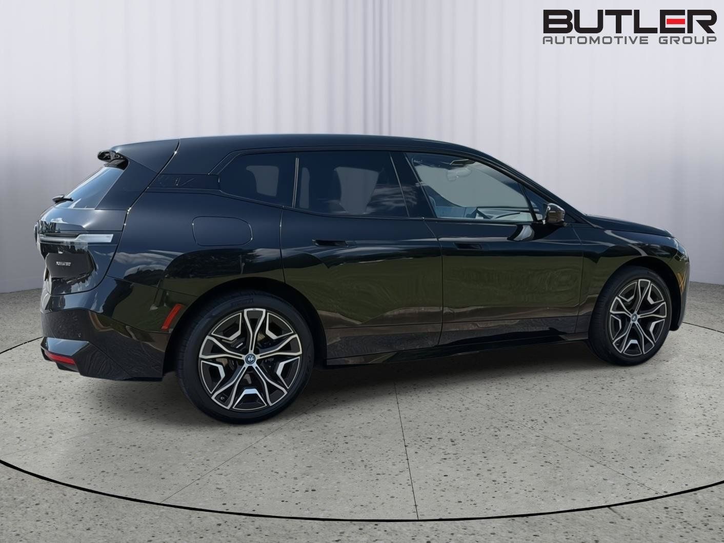 Used 2025 BMW iX xDrive50 w/ Premium Package AWD/4WD image 7