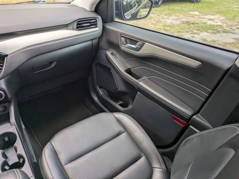 Used 2022 Ford Escape SEL AWD/4WD image 17
