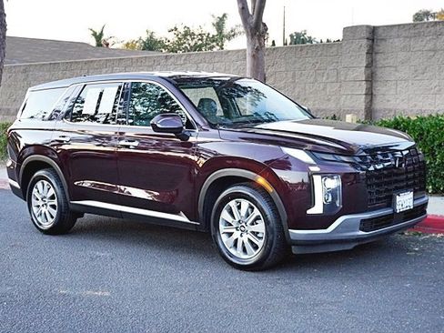 Certified 2023 Hyundai Palisade SE image 6