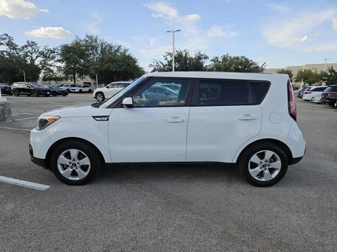 Used 2018 Kia Soul FWD image 4