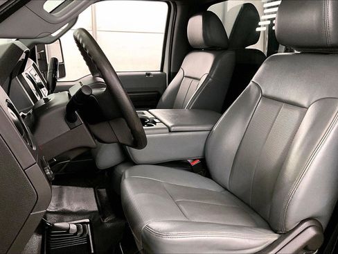 Used 2015 Ford F550 4x4 Regular Cab Super Duty image 24