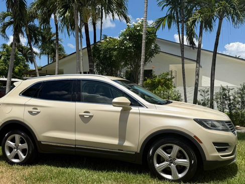 Used 2018 Lincoln MKC Premiere FWD image 3
