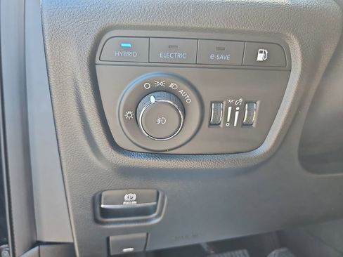Used 2022 Jeep Grand Cherokee Overland AWD/4WD image 36