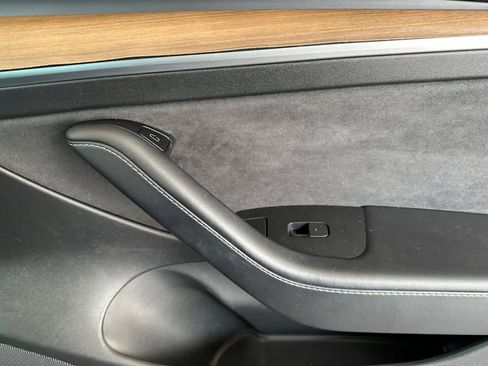 Used 2022 Tesla Model 3 Long Range AWD/4WD image 18