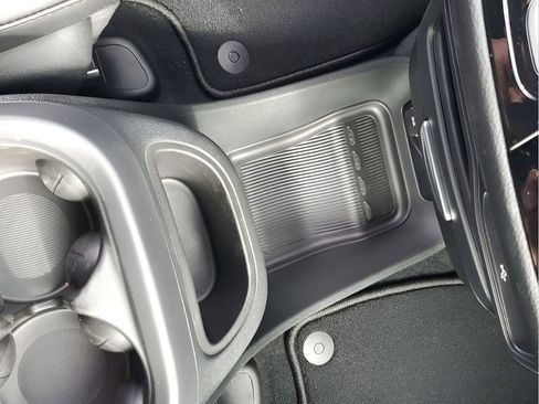 New 2026 Chrysler Pacifica Select FWD image 39