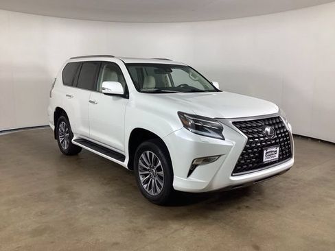 Used 2021 Lexus GX 460 Luxury w/ Accessory Package AWD/4WD image 3