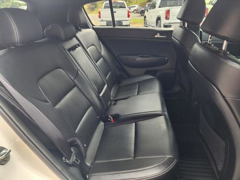 Used 2020 Kia Sportage S w/ S Sunroof Package image 9