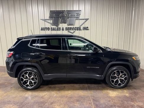 Used 2025 Jeep Compass Limited AWD/4WD image 7