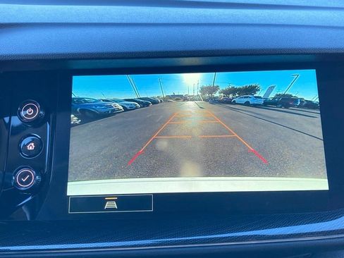 Used 2023 Buick Envision Essence image 22