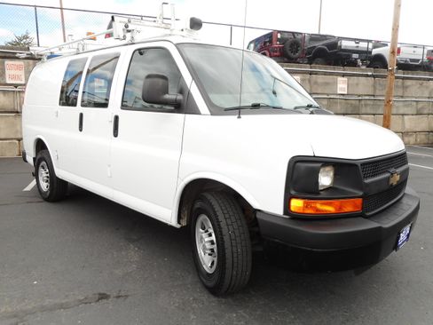 Used 2016 Chevrolet Express 2500 w/ Cold Climate Package RWD image 1
