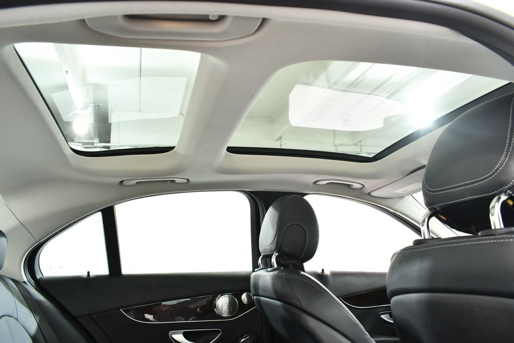 Used 2017 Mercedes-Benz C 300 4MATIC Sedan image 18