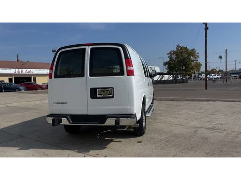 Used 2024 Chevrolet Express 2500 w/ Driver Convenience Package RWD image 2