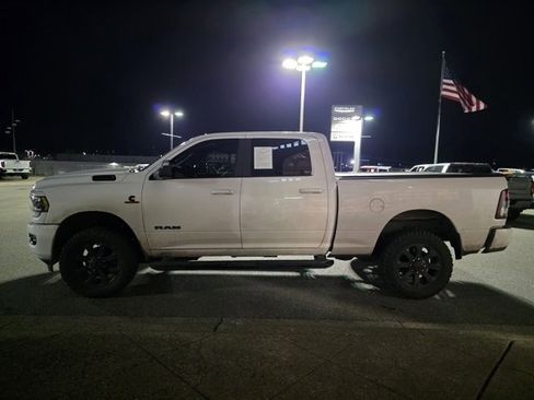 Used 2022 RAM 2500 Big Horn w/ Night Edition image 8