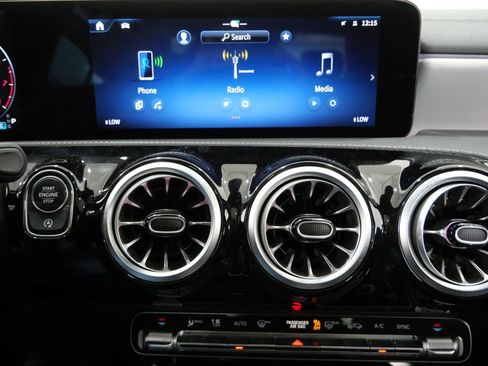 Used 2025 Mercedes-Benz CLA 250 4MATIC image 21