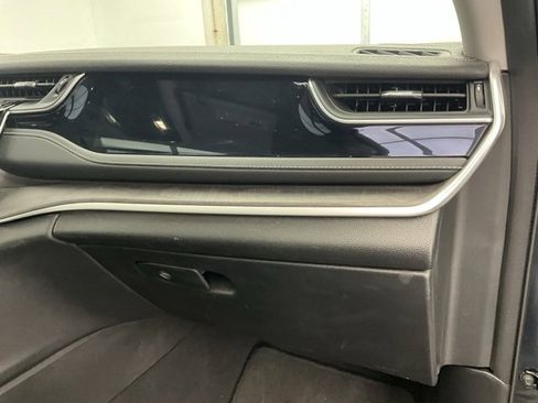 Used 2023 Jeep Grand Cherokee 4WD 4xe image 12