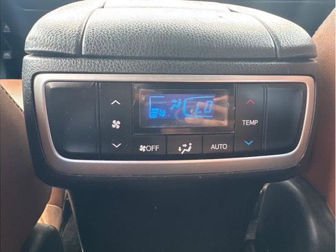 Used 2018 Toyota Highlander Limited AWD/4WD image 12
