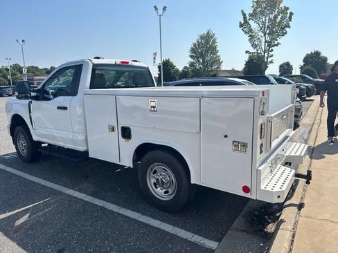 Used 2024 Ford F250 XL w/ Snow Plow Prep Package AWD/4WD image 9