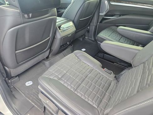 Used 2025 Cadillac Escalade Sport Platinum RWD image 14