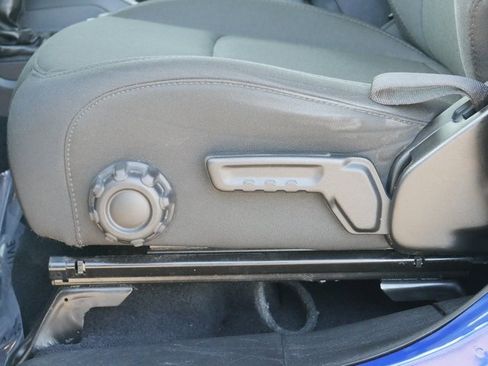 Used 2018 Jeep Wrangler Unlimited Sport image 14