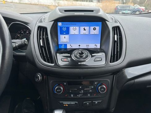 Used 2017 Ford Escape Titanium image 8