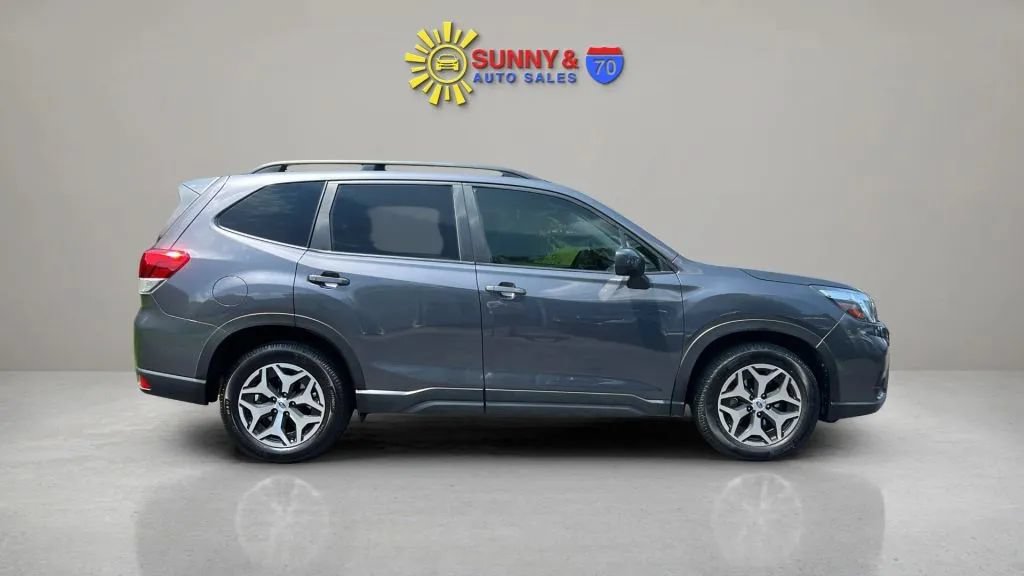 Used 2020 Subaru Forester Premium AWD/4WD image 9